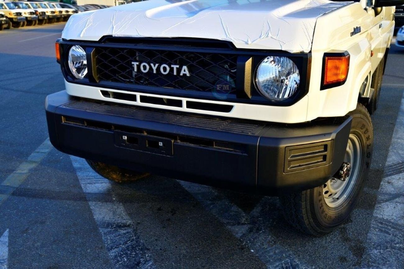 تويوتا لاند كروزر 70 78 4.0L Petrol Automatic
