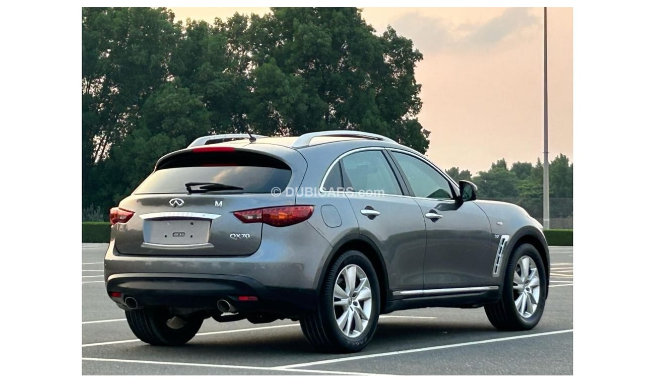 Infiniti QX70 Sport Luxury Infiniti QX-70 2016 GCC V6 3.7L//Perfect condition // Full option