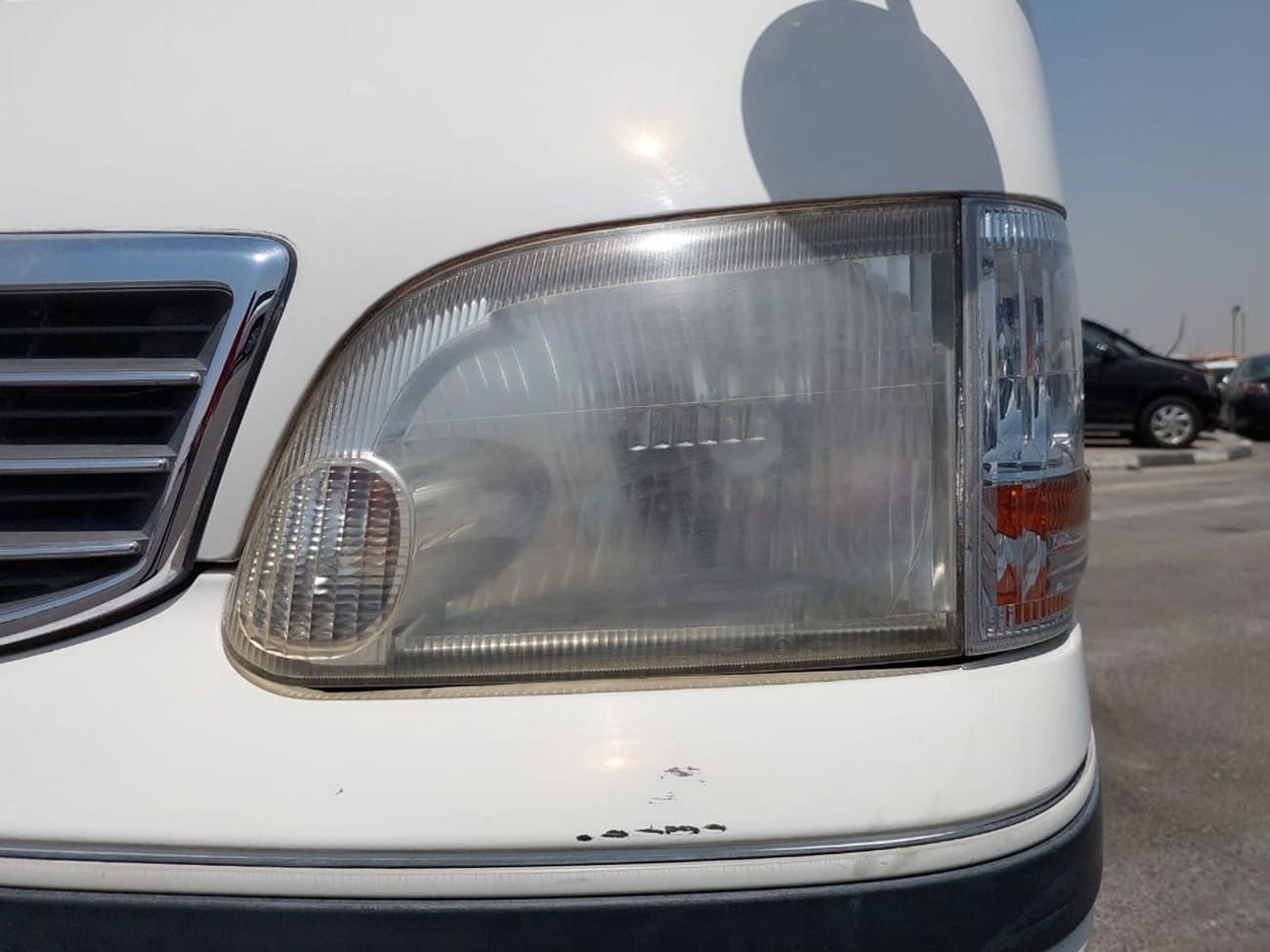 Toyota Hiace TOYOTA HIACE COMMUTER VAN RHD 2001 MODEL 3.0 L DIESEL AUTOMATIC(PM02656)