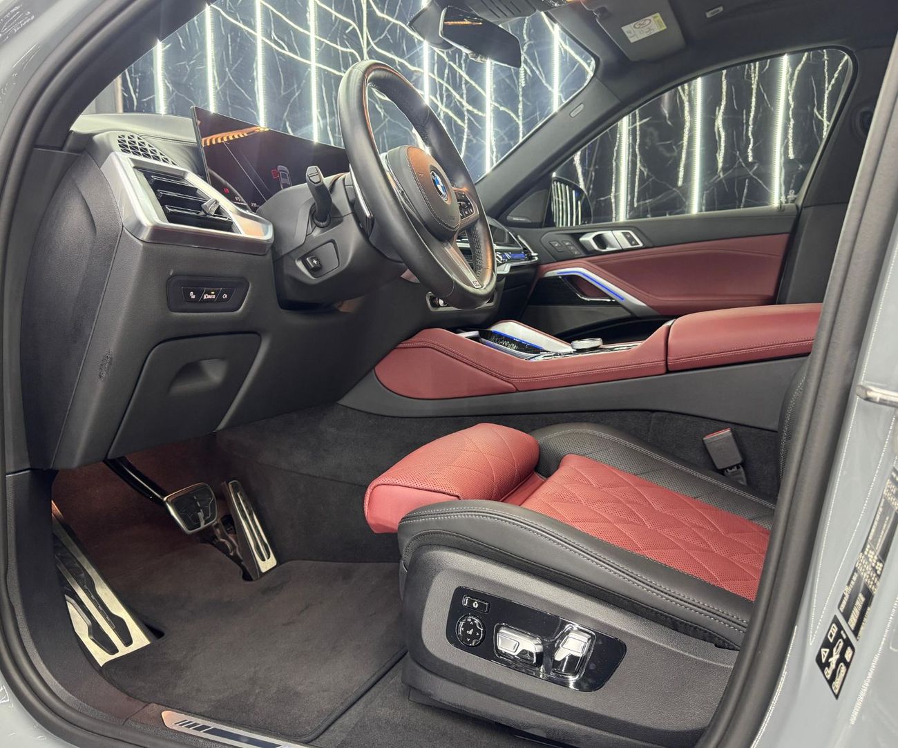 بي أم دبليو X6 xDrive40i Luxury M Sport Package 3.0L ***Appointment Only***  - AED 4,997 / Month with a 20% Down Pa