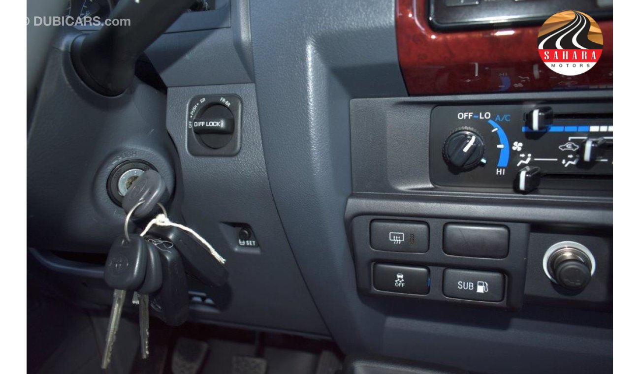 تويوتا لاند كروزر هارد توب V8 4.5L Diesel 9 Seat Manual Transmission