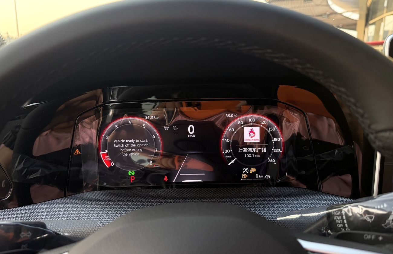 فولكس واجن جولف Golf R-Line 300TSI 2025