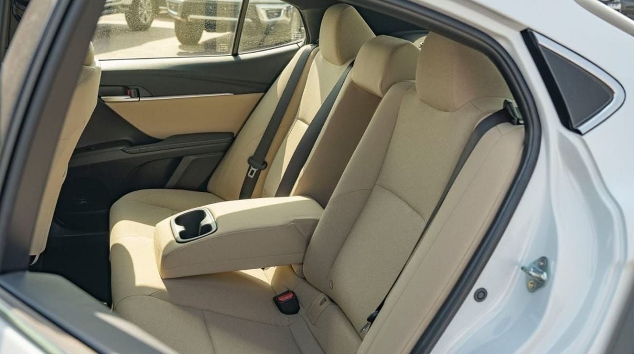تويوتا كامري 2025 Toyota Camry LE facelift 2.5L Petrol AT with Sunroof - GCC (Export price)