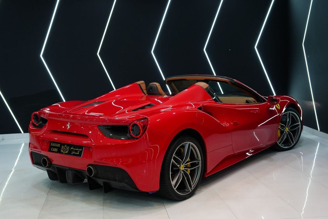 فيراري 488 سبايدر Spider Carbon Exterior/Interior, Passenger Display, GCC Specs!!