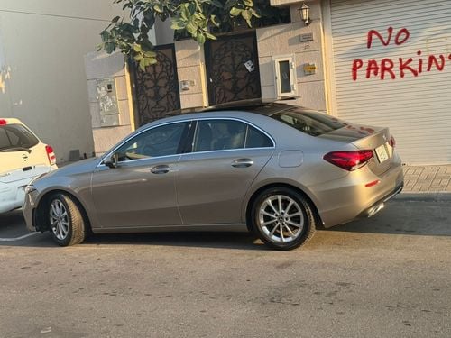 Mercedes-Benz 220 160000