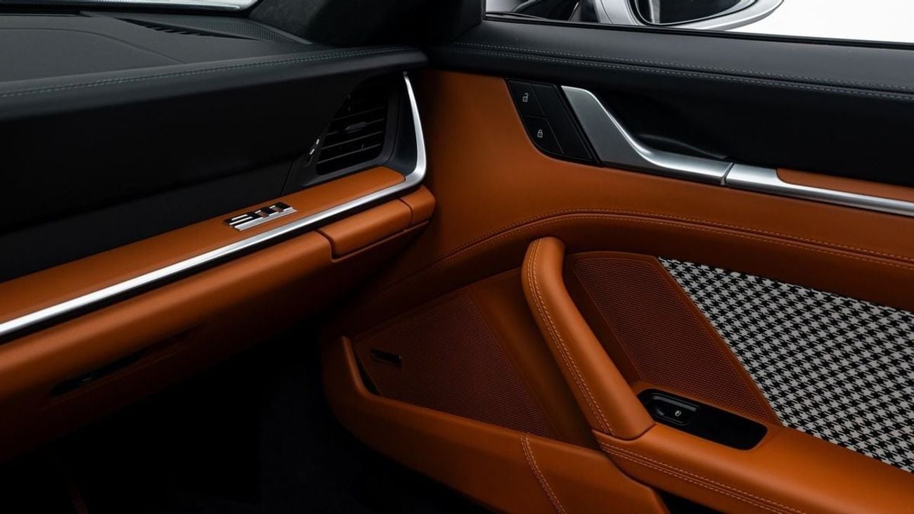 Porsche 911 TURBO - Heritage Design Interior - 2025 - GCC - Under Warranty