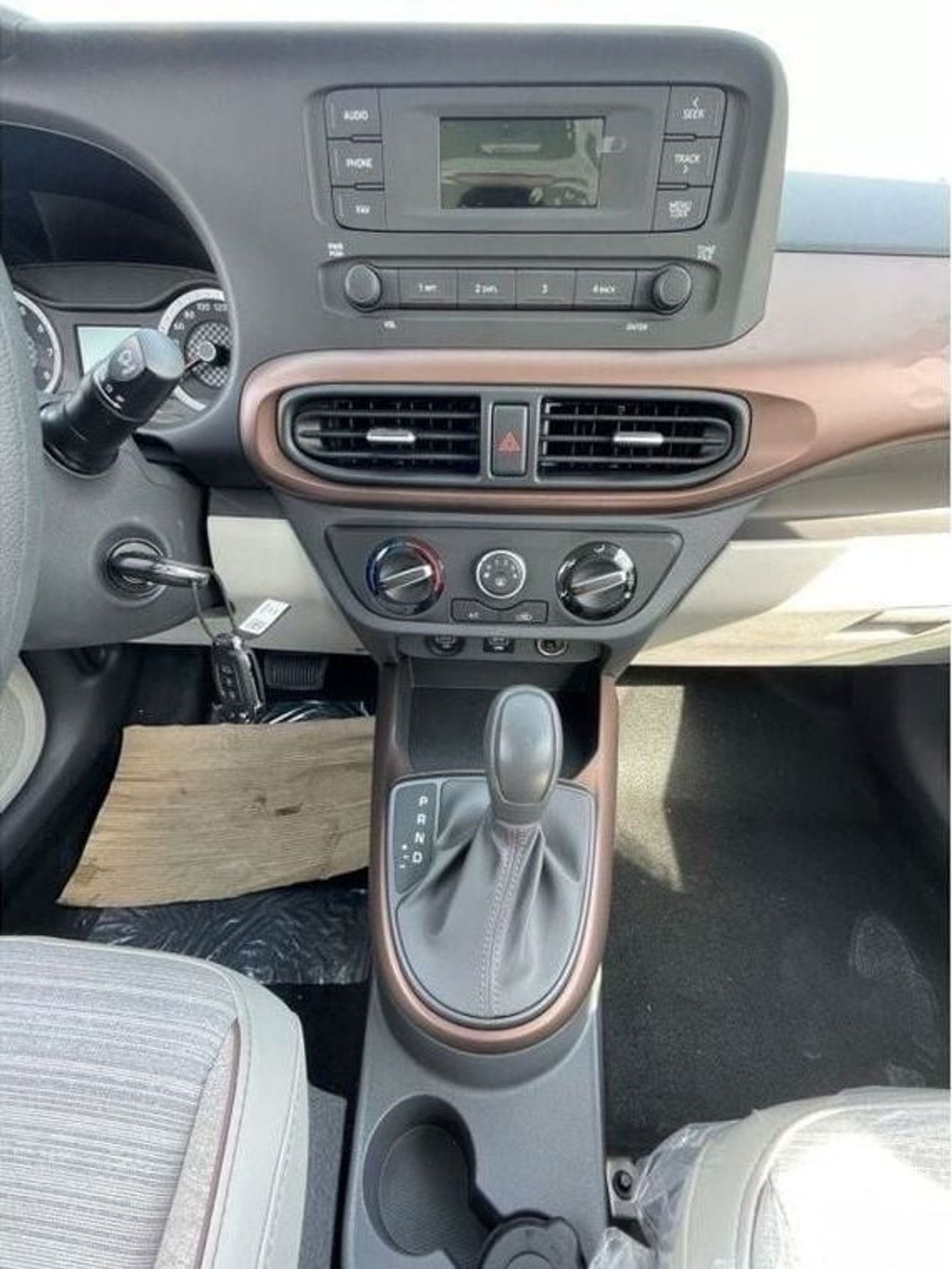 Hyundai Grand i10 Hyundai Grand  i10 SEDAN /hatch back 1.2P AT MY2023