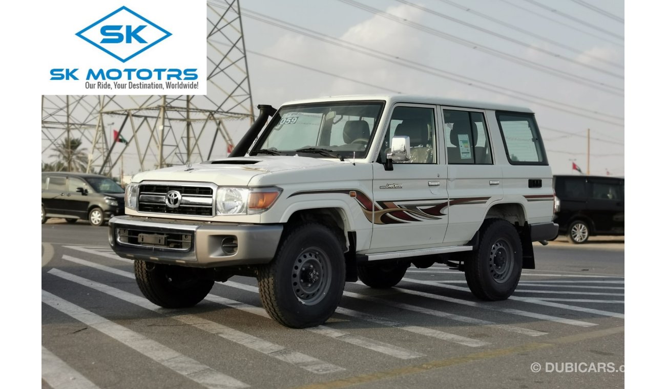 تويوتا لاند كروزر 70 4.5L, 16' Tyre, Central Door Lock System, Power Window, Power Mirror, 4WD Gear Box, CODE-LCWH20