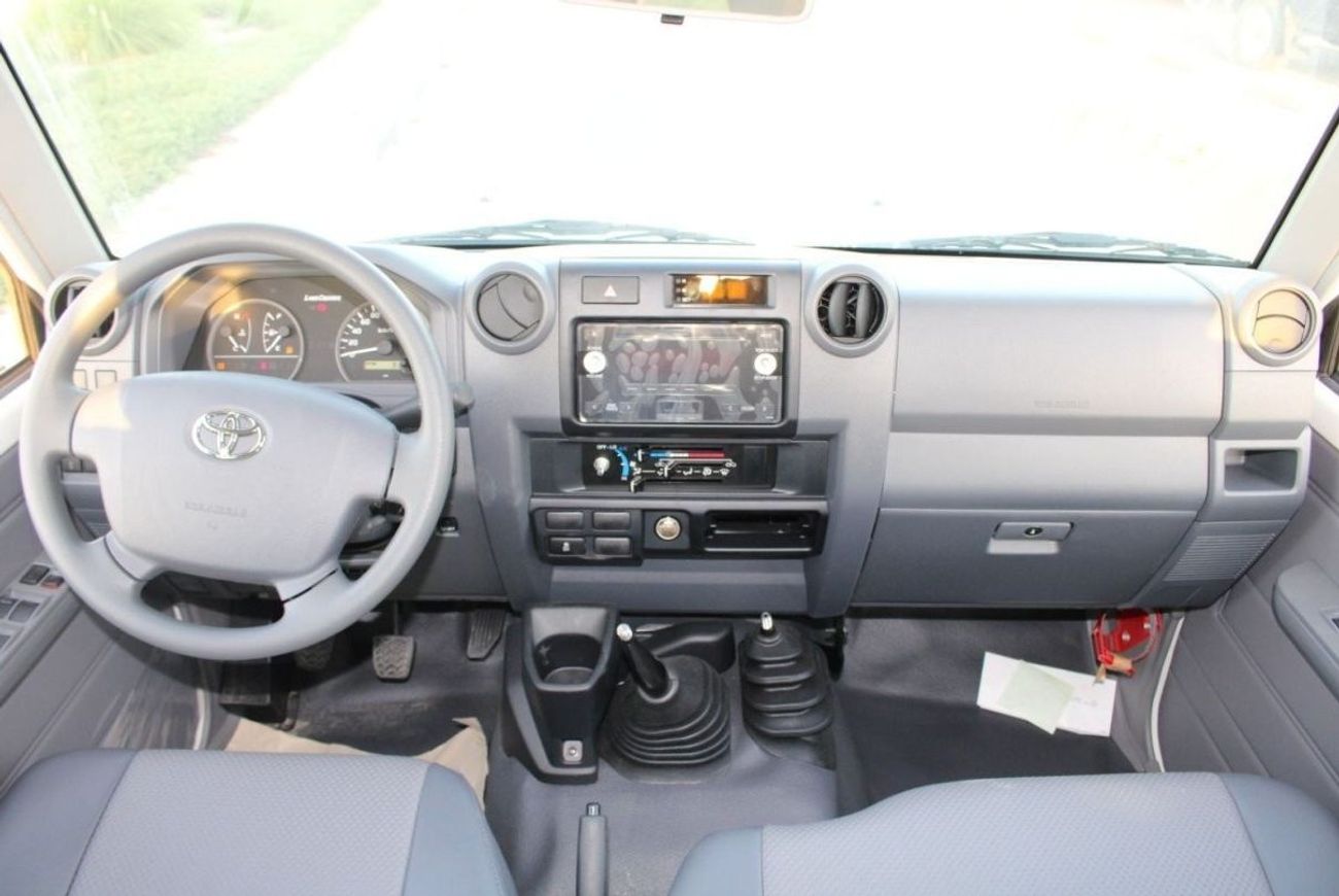 تويوتا لاند كروزر بيك آب TOYOTA LANDCRUISER 79 4.5L V8 DIESEL DOUBLE CAB STD MANUAL