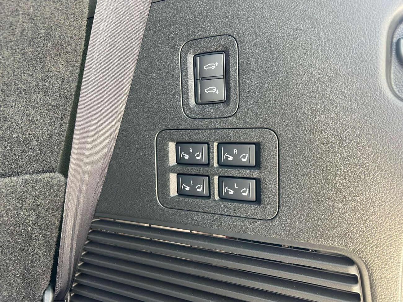 إنفينيتي QX80 Autograph Captain Chairs 3.5L