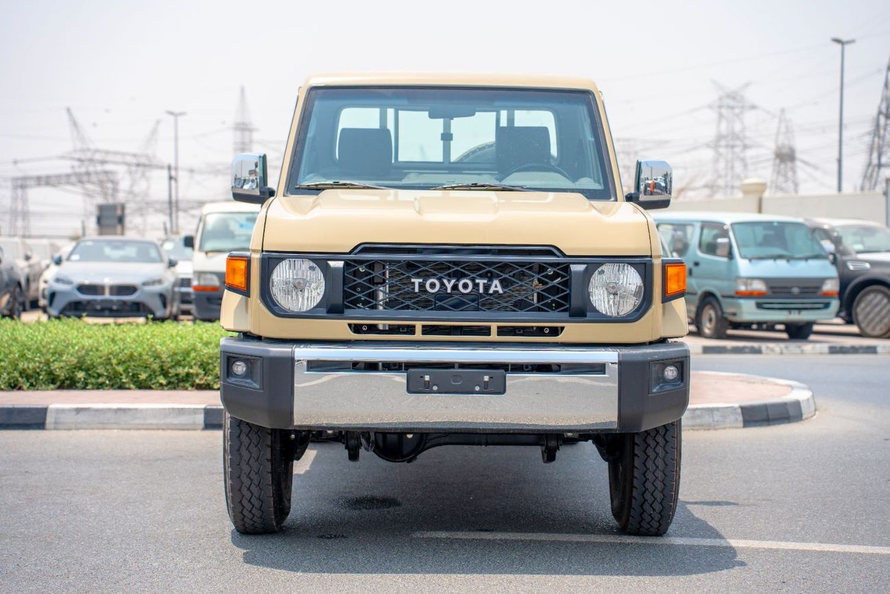 تويوتا لاند كروزر بيك آب Std 4.0L Single Cab Utility 4WD