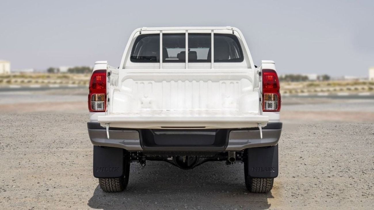تويوتا هيلوكس (LHD) TOYOTA HILUX DC COMFORT PLUS 2.4D MT 4X4 MY2024 - WHITE