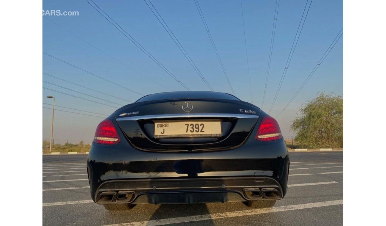 مرسيدس بنز C 63 AMG سياره نظيفه جدا بحاله ممتازه صبغة وكاله