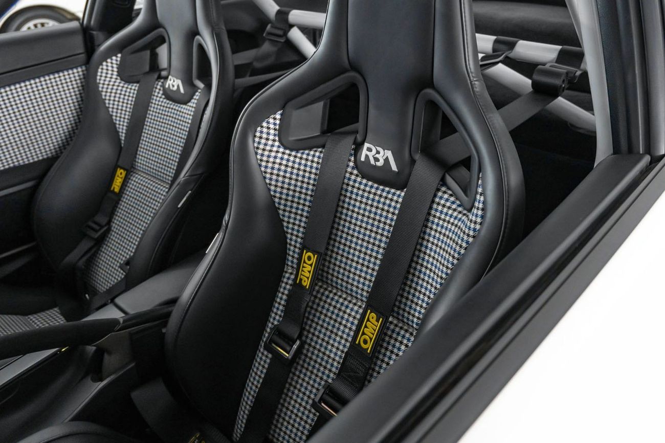 Porsche 911 2007 Porsche 997 Carrera 4 Dakar /  Manual / Full Modifications