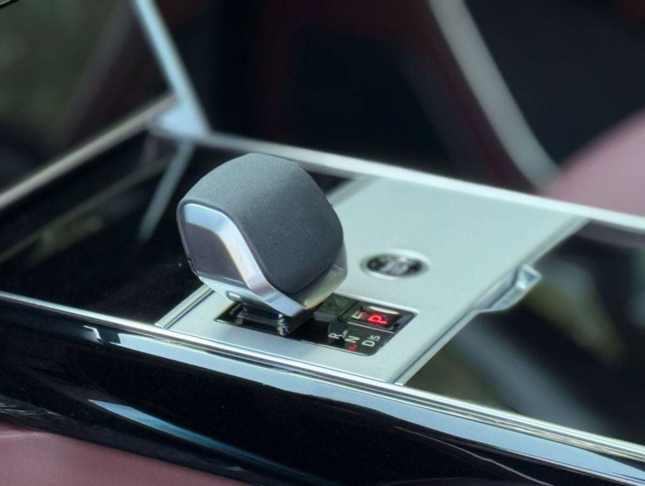 لاند روفر رينج روفر RANGE ROVER VOUAG V6 HSE P400 2025