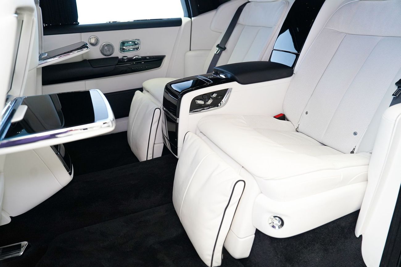 Rolls-Royce Phantom EWB 6.8L