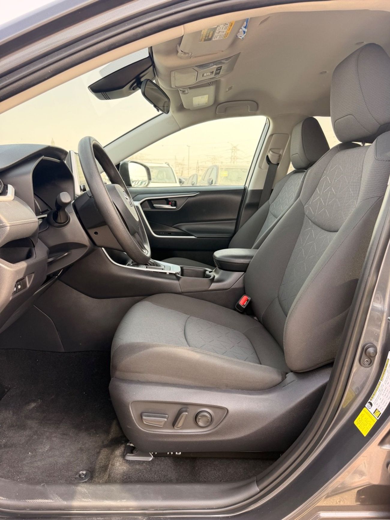 تويوتا راف ٤ Full option 2.5L  XLE 2025