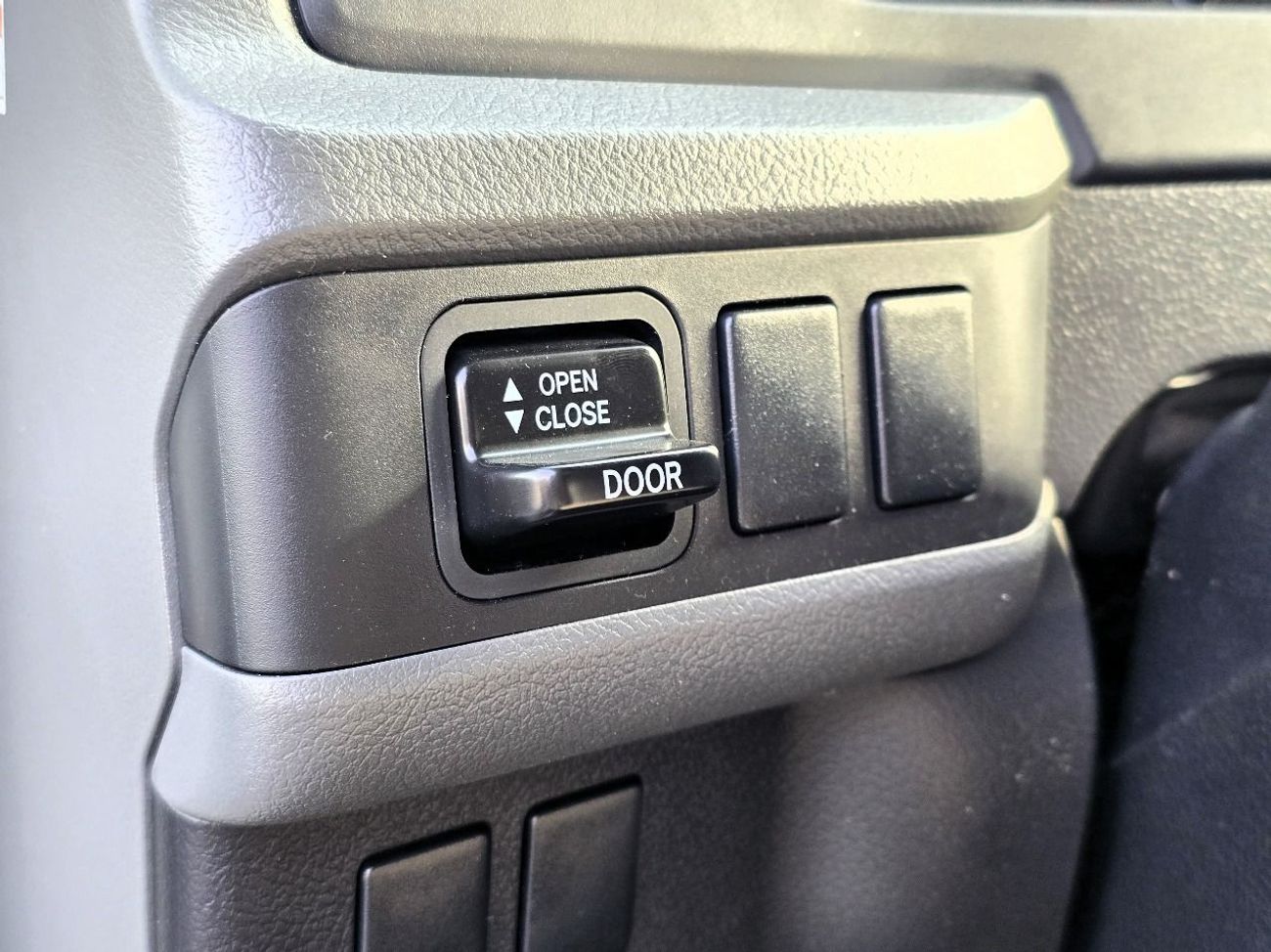 Toyota Coaster 2.7L (23-Seater)