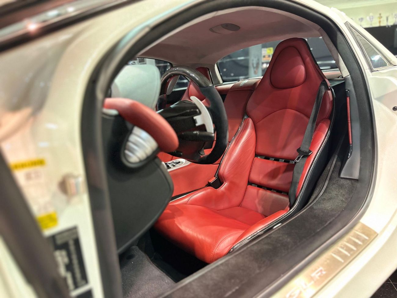 مرسيدس بنز SLR slr