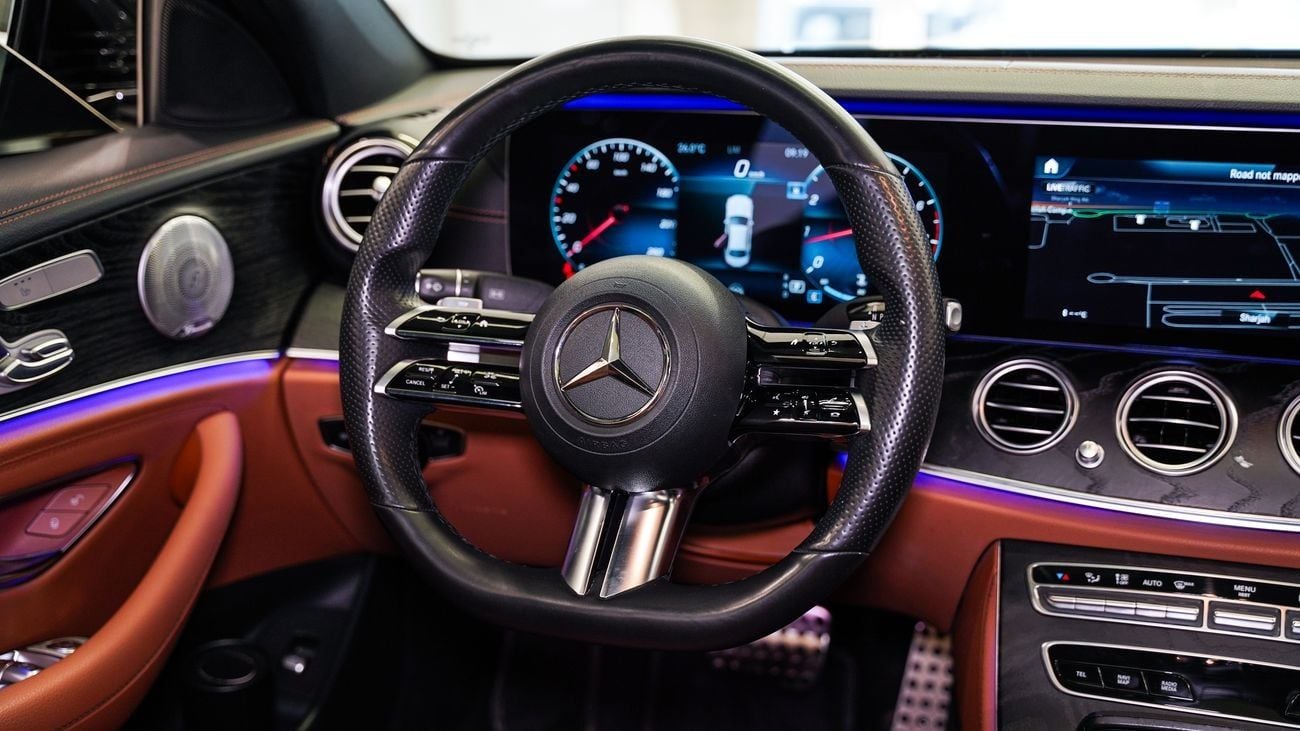 مرسيدس بنز E300 Premium + 2.0L