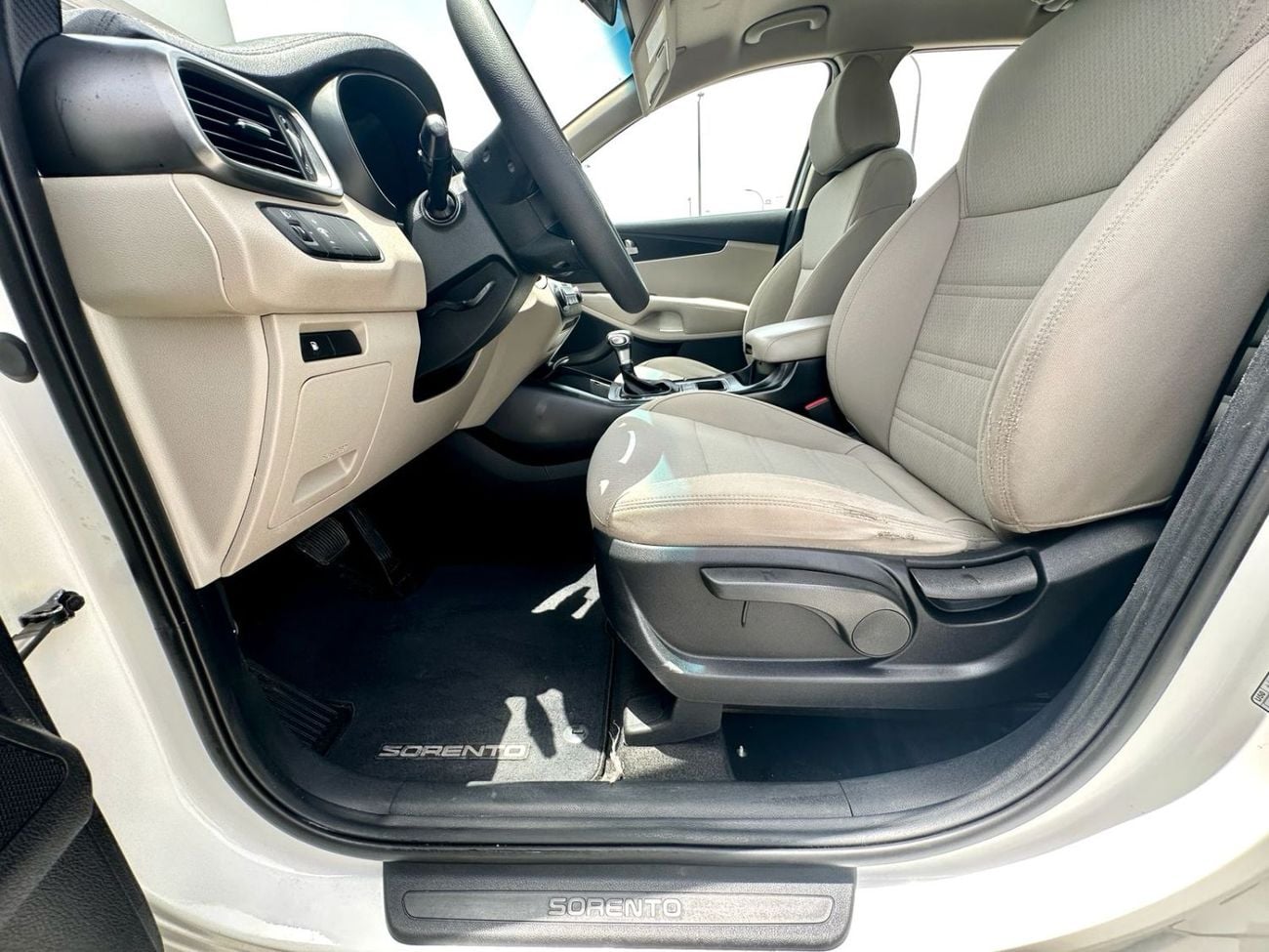 كيا سورينتو 670-Monthly l GCC l 2.4L, Cruise, Camera l Accident Free