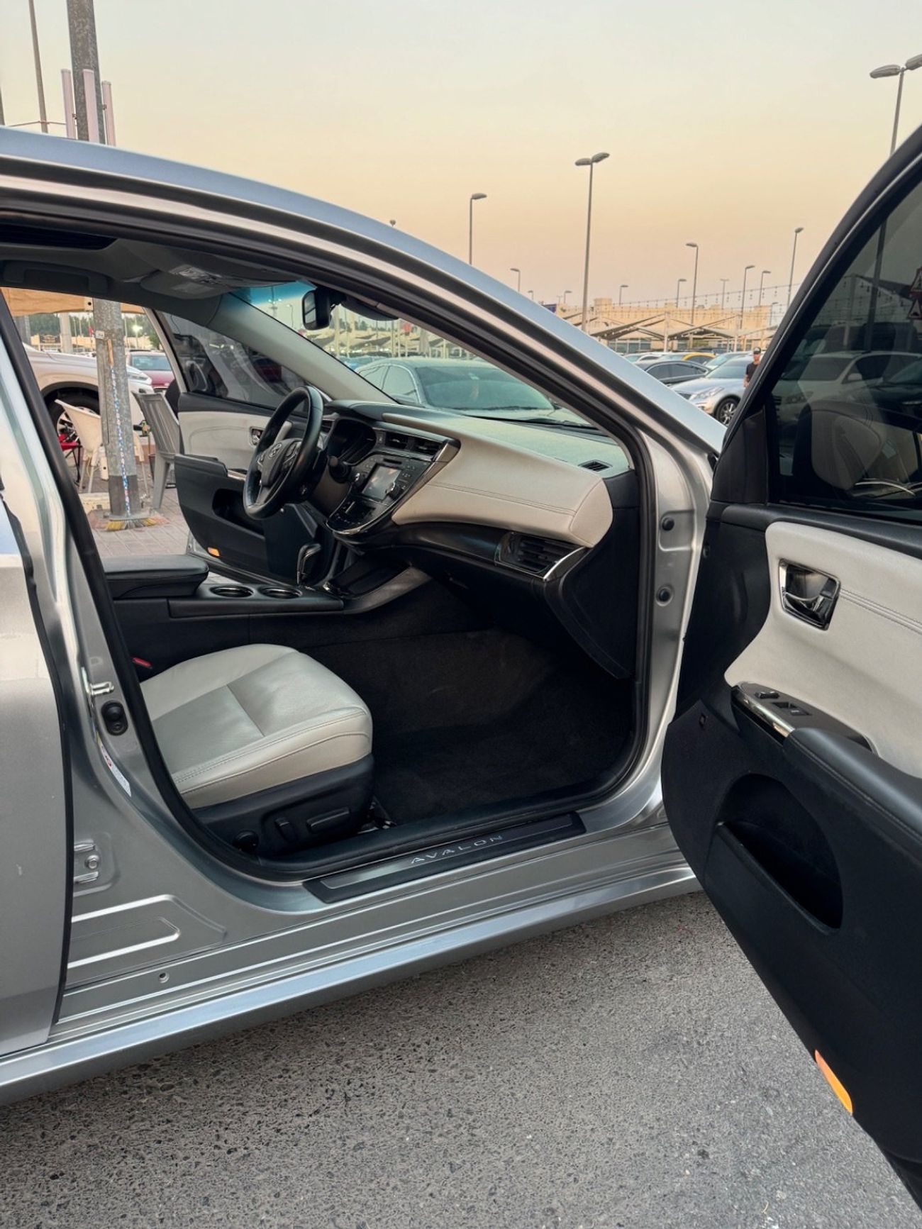 تويوتا افالون