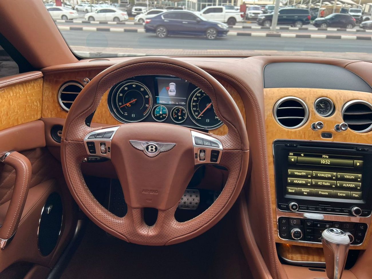 بنتلي فلاينج سبور BENTLEY FLYING SPUR TWINTURBO  2016.4.0L/V8