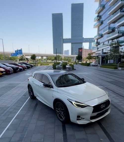 Infiniti Q30 Sport