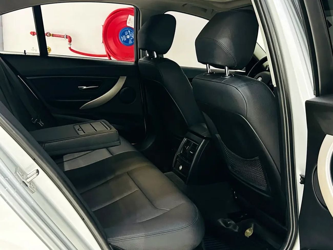BMW 320i STD JOY EDITION