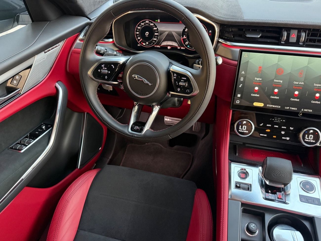 جاكوار F بيس SVR | 2024 | Brand New | GCC Specs | AlTayer warranty till 2031