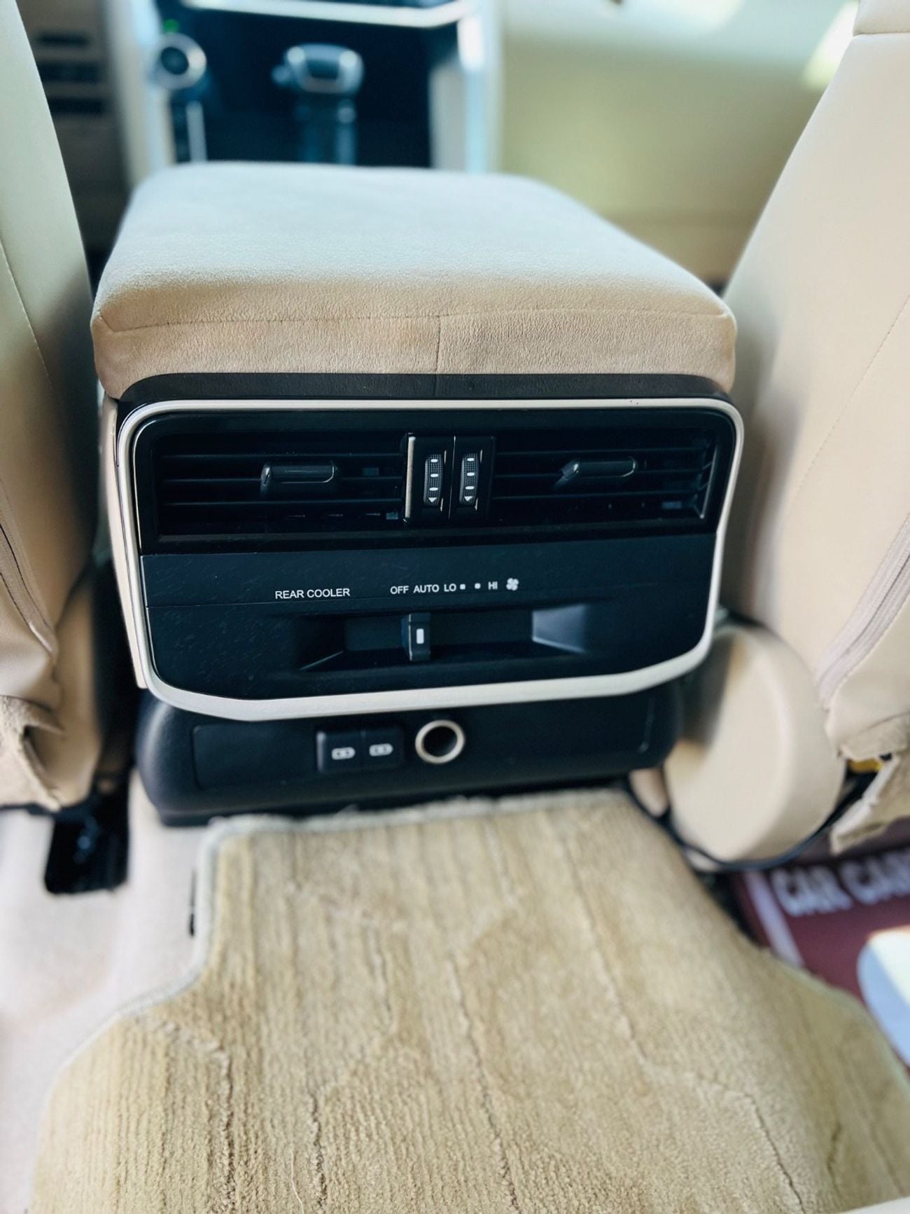 Toyota Land Cruiser GXR TOYOTA: Land Cruiser TWIN TURBO ENGINE : 3.5L 6 cylinder PETROL MODEL : 2023 COLLAR : BLACK INTERIOR