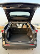 Toyota RAV4 XLE 4WD push start, leather seats 2022