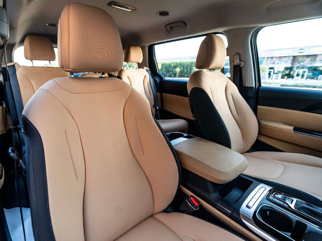 كيا كارنيفال LX