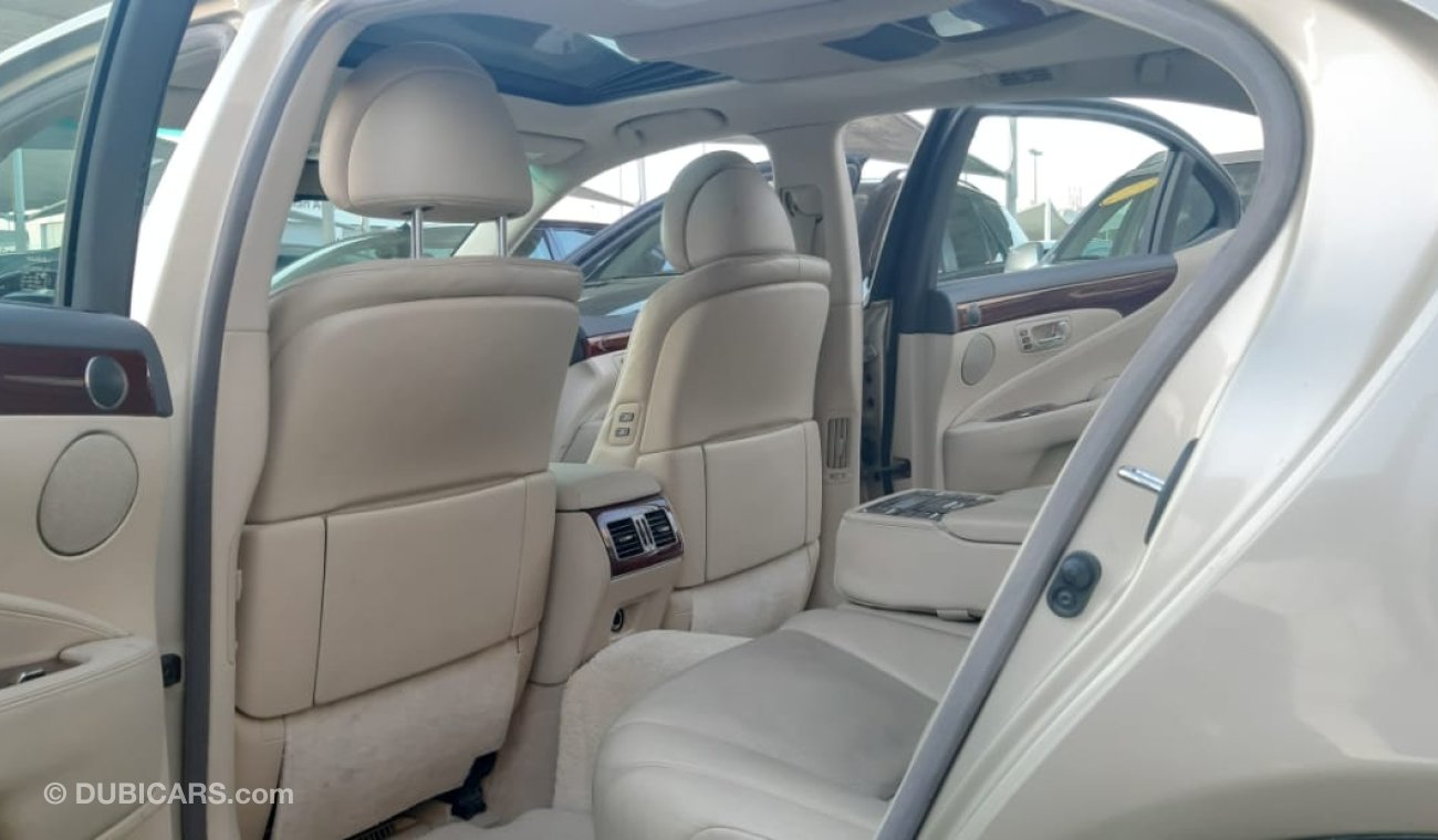 Lexus LS460 Gulf - Full Ultra - Manhole - Leather - Massage Chairs - Rings - Cruise Control Sensors in excellent