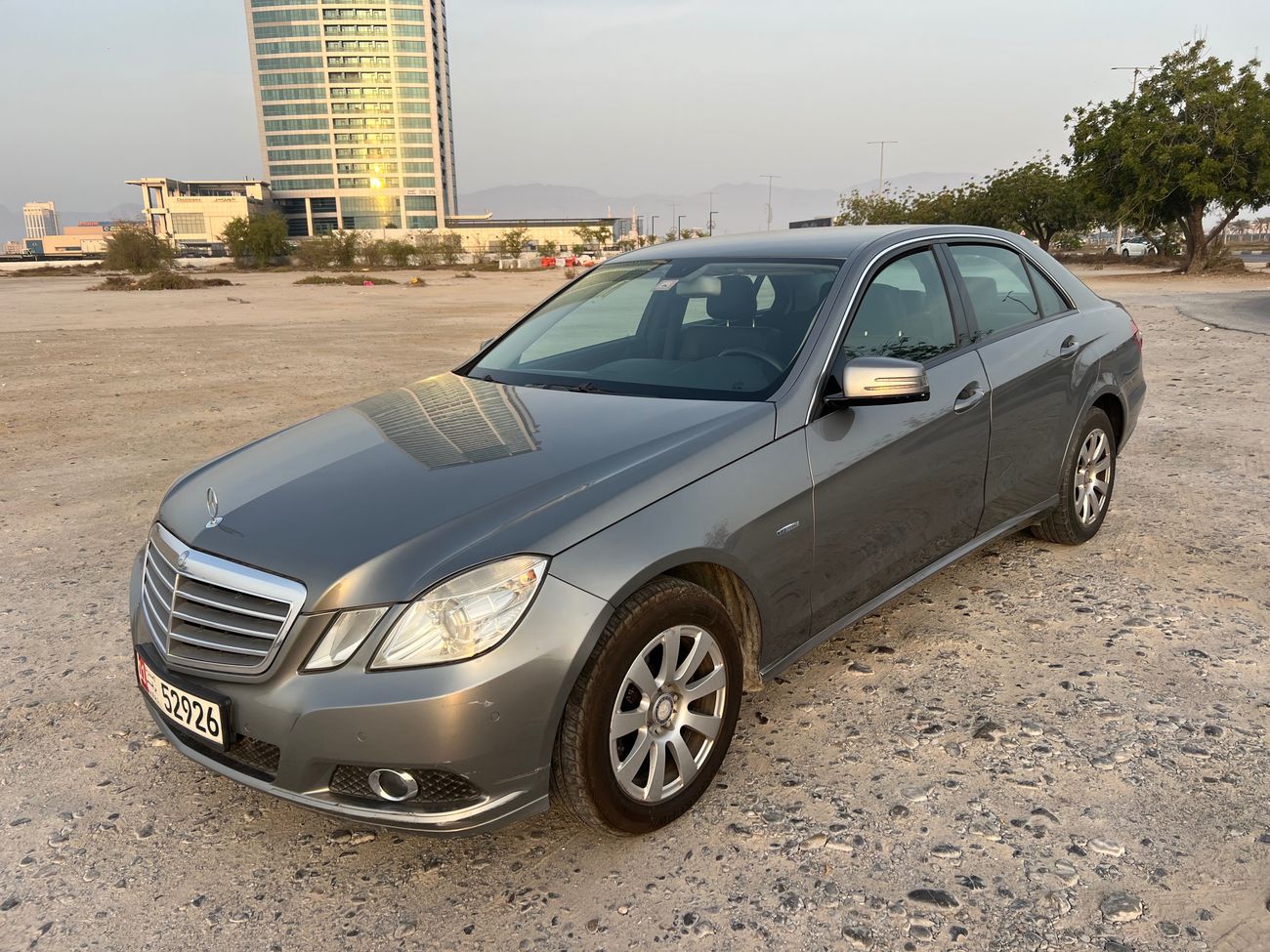 مرسيدس بنز E200 Sedan