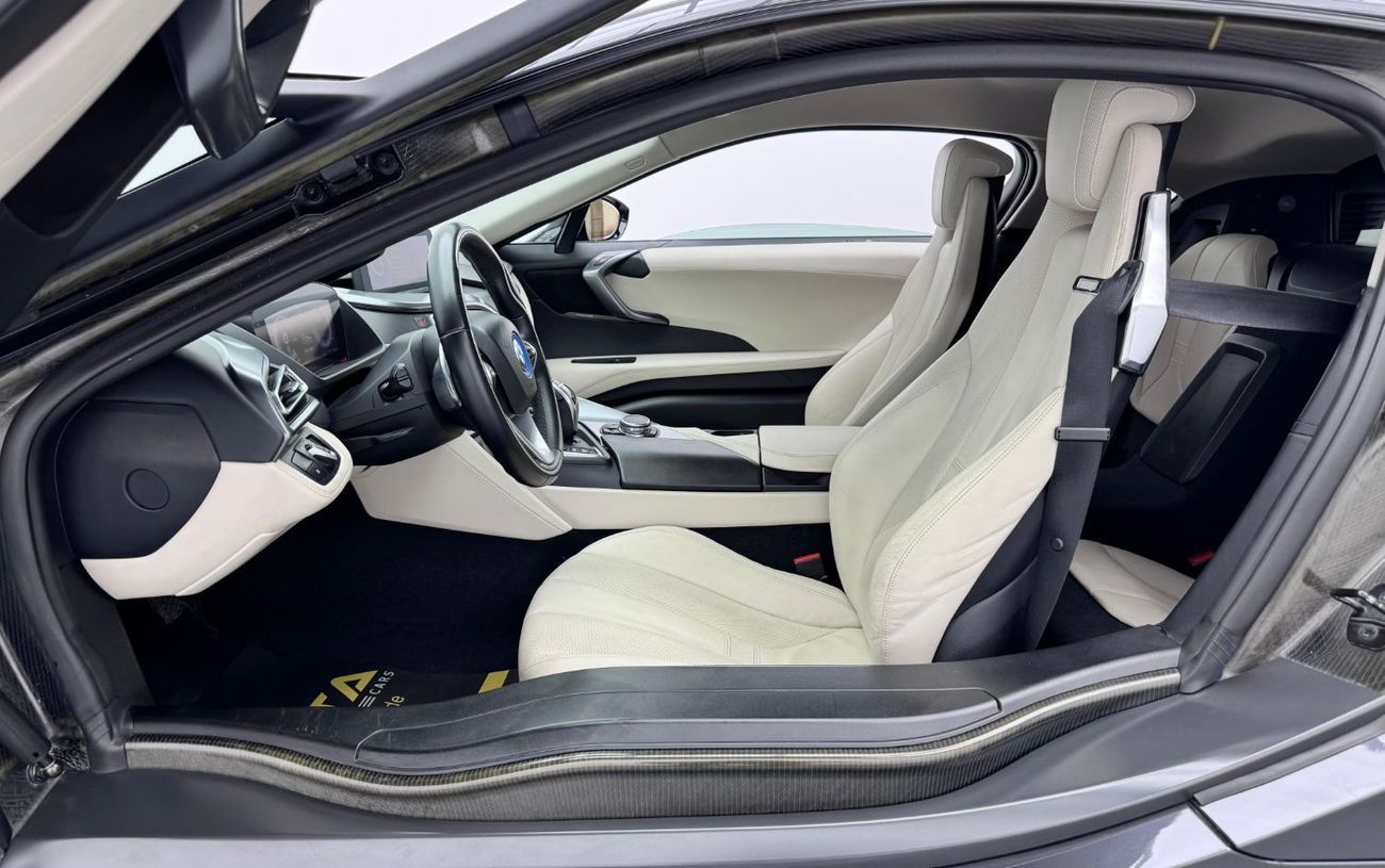 BMW i8 Plug-In Hybrid 1.5L 2015 BMW i8 eDrive, BMW Service History, Excellent Condition, Low Km, GCC