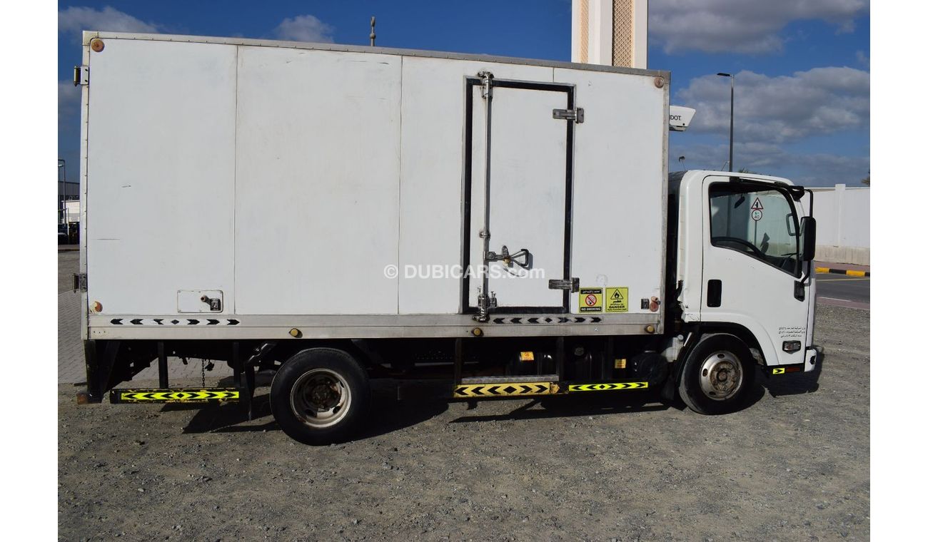 Isuzu NPR Isuzu Npr chiller pick up, Model:2012. Excellent condition