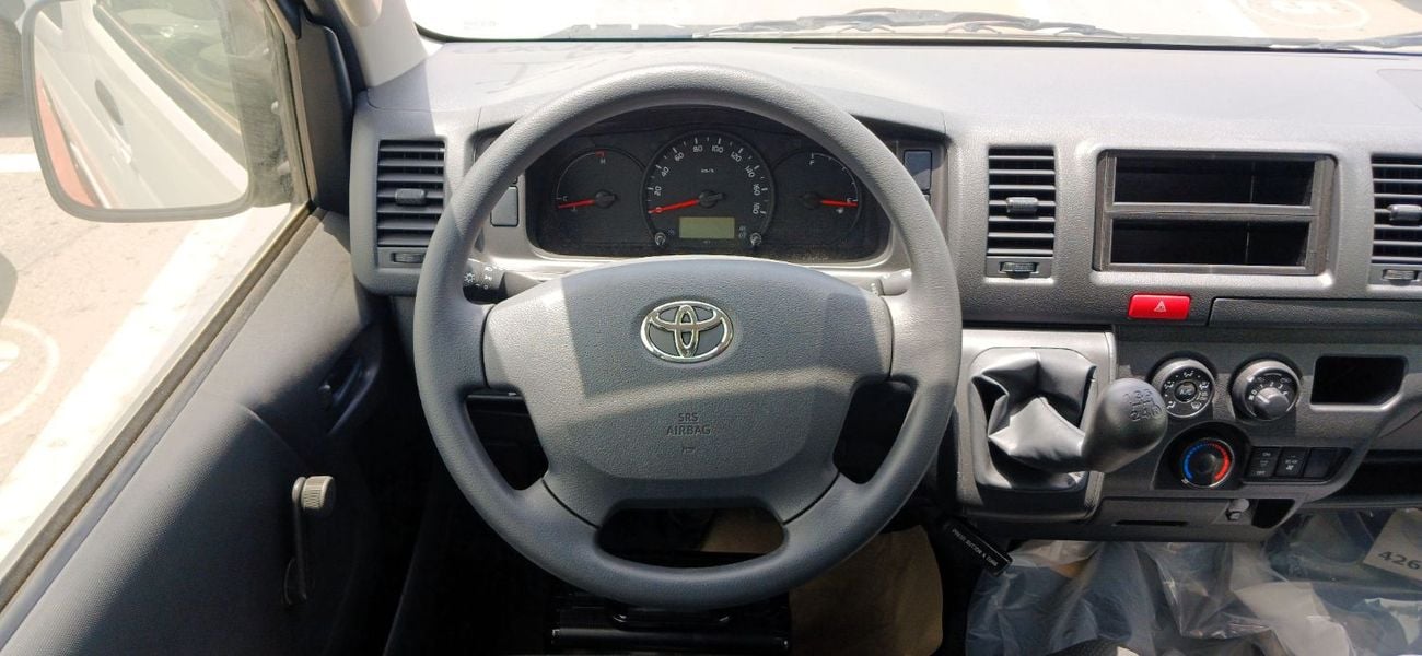 تويوتا هاياس 2.5L Diesel Manual Passenger 2026YM