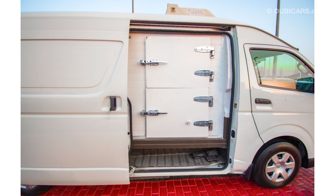 تويوتا هاياس 2011 | TOYOTA HIACE HIGH-ROOF CHILLER | THERMAL 1400R VAN 3-SEATER | 5-DOORS | GCC | VERY WELL-MAINT