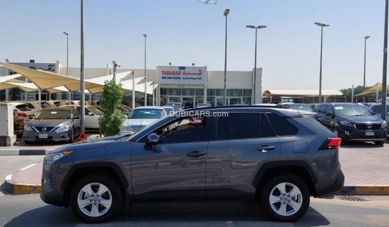 Toyota RAV4 EX Very clean car