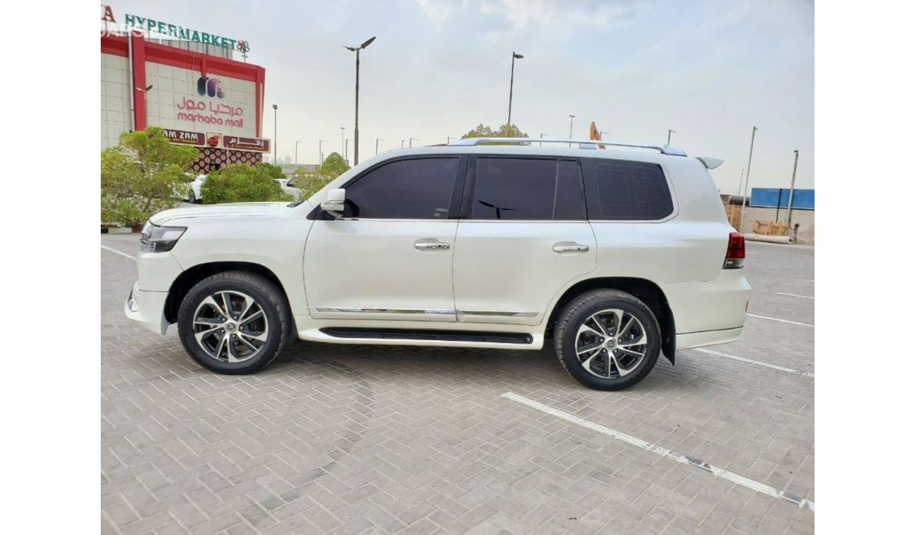 Toyota Land Cruiser LAND CRUSIER VXR V8 2010