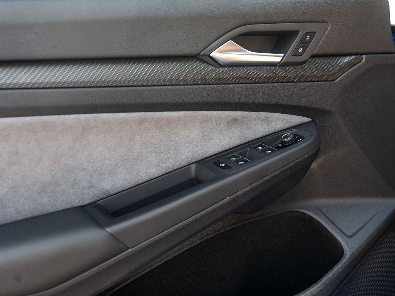 Volkswagen Golf R Base 2.0T