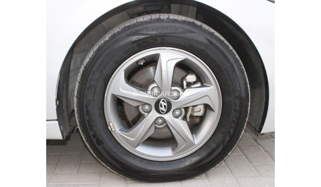 Hyundai Avante HYUNDAI AVANTE 2018 SILVER IMPORTED FROM KOREA EXCELLENT CONDITION WITHOUT ACCIDENT