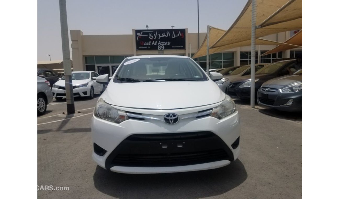 Toyota Yaris 2015 Gulf without accidents completely clean from the inside and outside and do not need any e