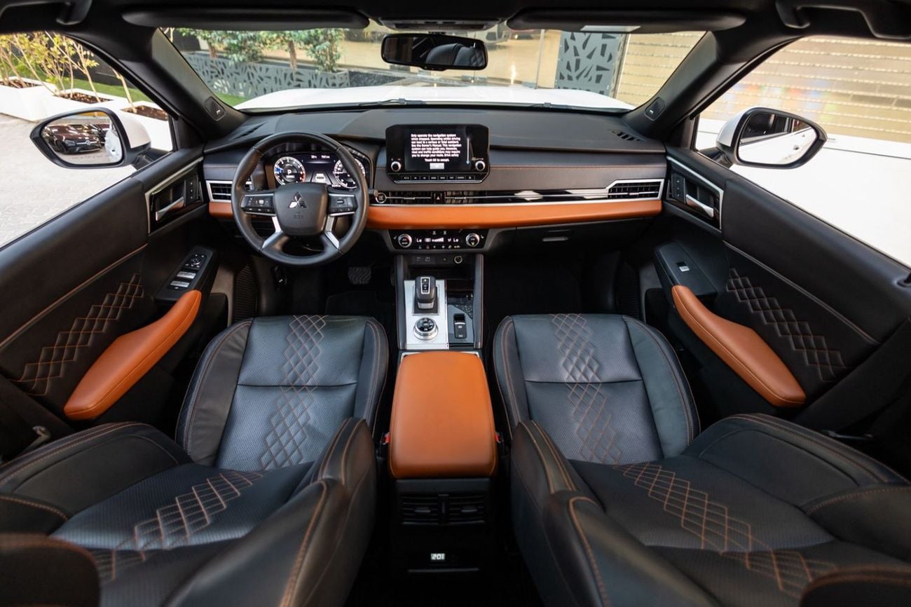 Mitsubishi Outlander PREMIUM LAUNCH EDITION Mitsubishi Outlander Limited Edition (7SEATER) 2023 GCC | Agency Warranty | S