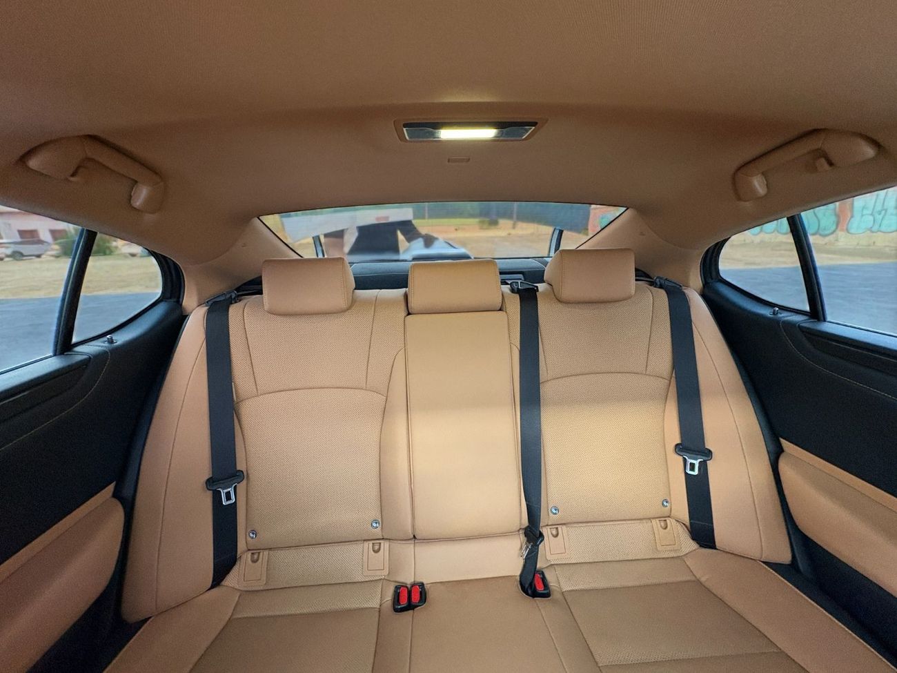 Lexus ES300h PREMIER 2.5L HYBRID | 2023 | GCC SPECS | Agency Warranty | FSH | AED 2,400 per month