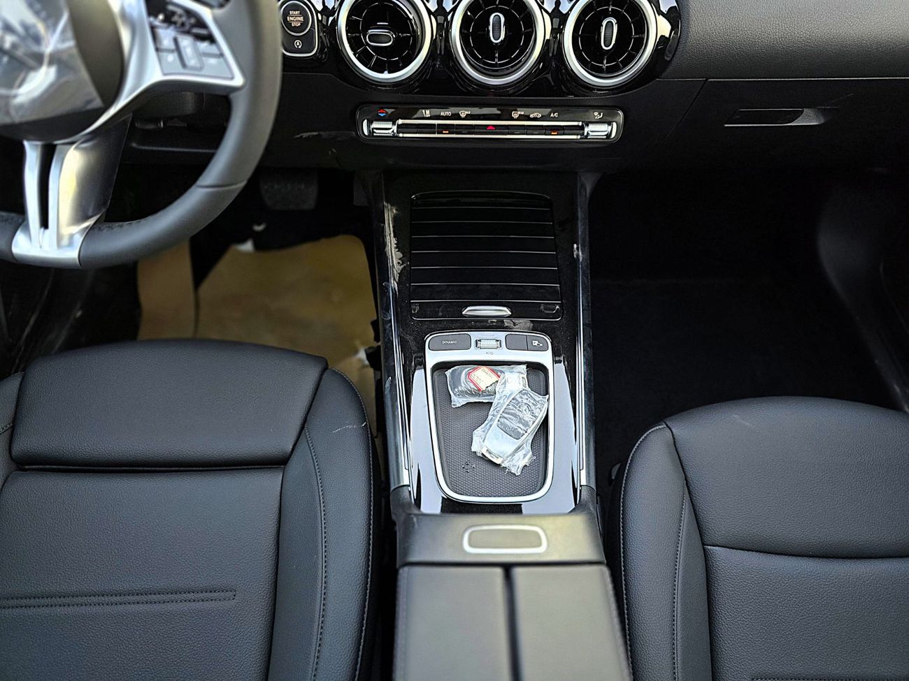 Mercedes-Benz GLA 200 Mercedes GLA200 1.3L Petrol 2025 White color