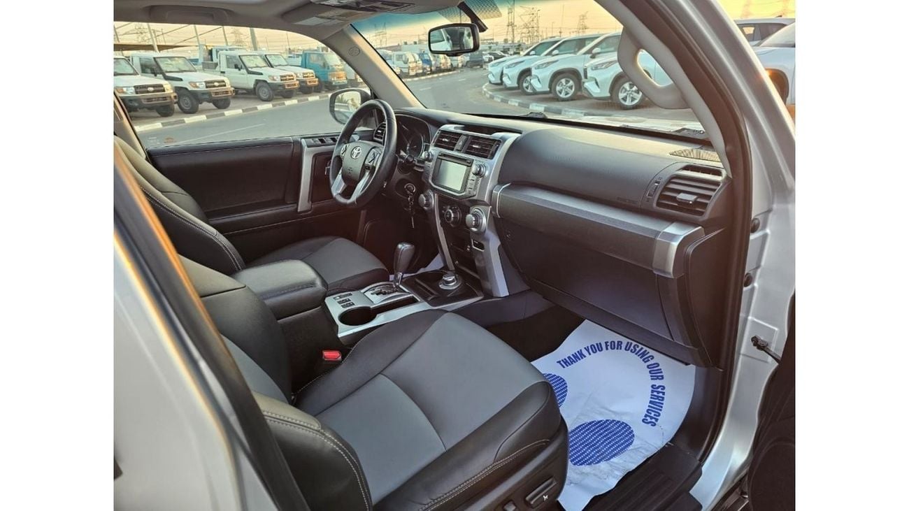 Toyota 4Runner 2018 Toyota 4Runner SR5 Premium 4x4 -4.0L - V6  AWD Full Option - / Export Only