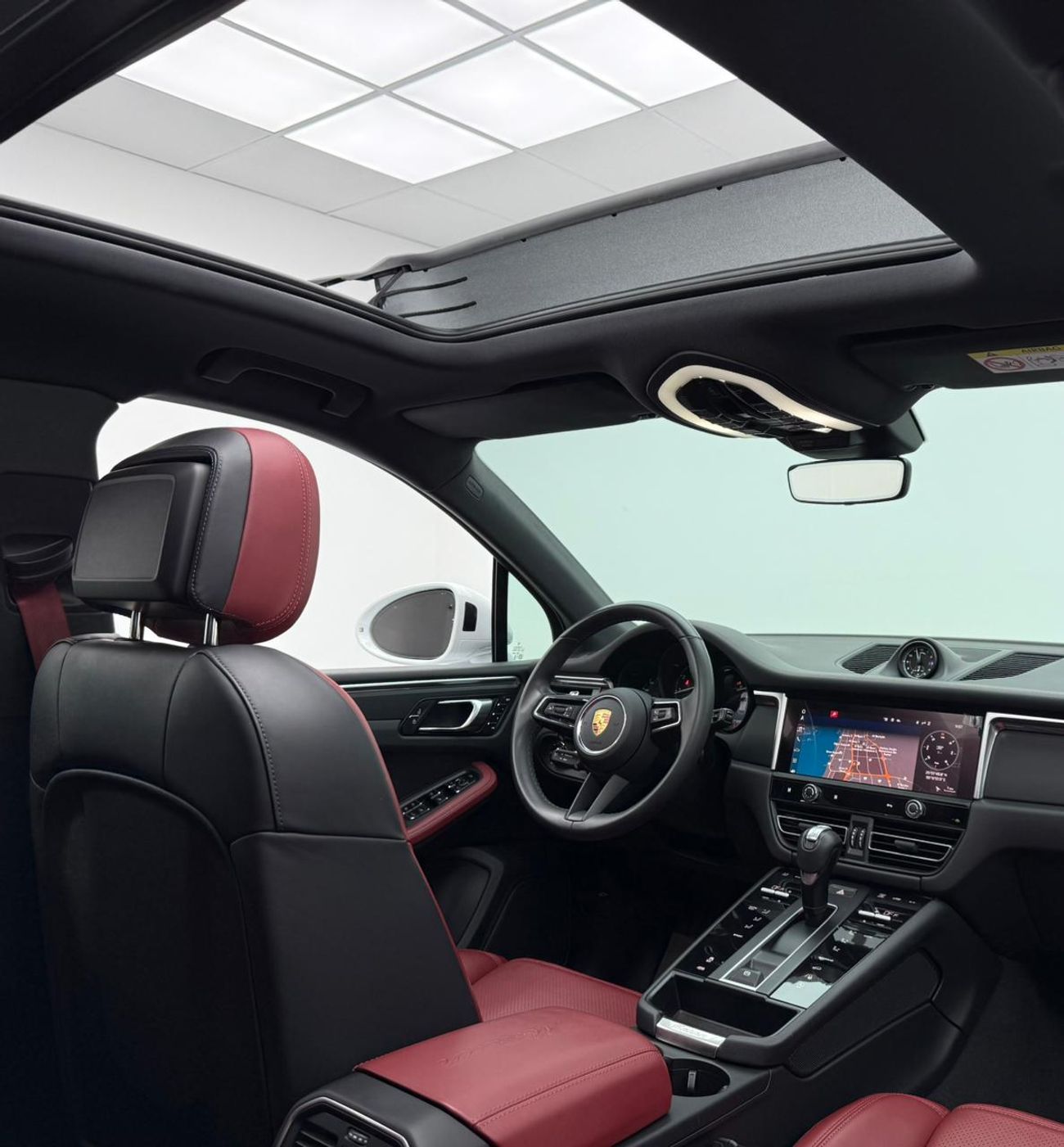 Porsche Macan Std 2.0L (252 HP) 2024 Porsche Macan, 2026 Porsche Warranty, Full Porsche Service History, Very Low 