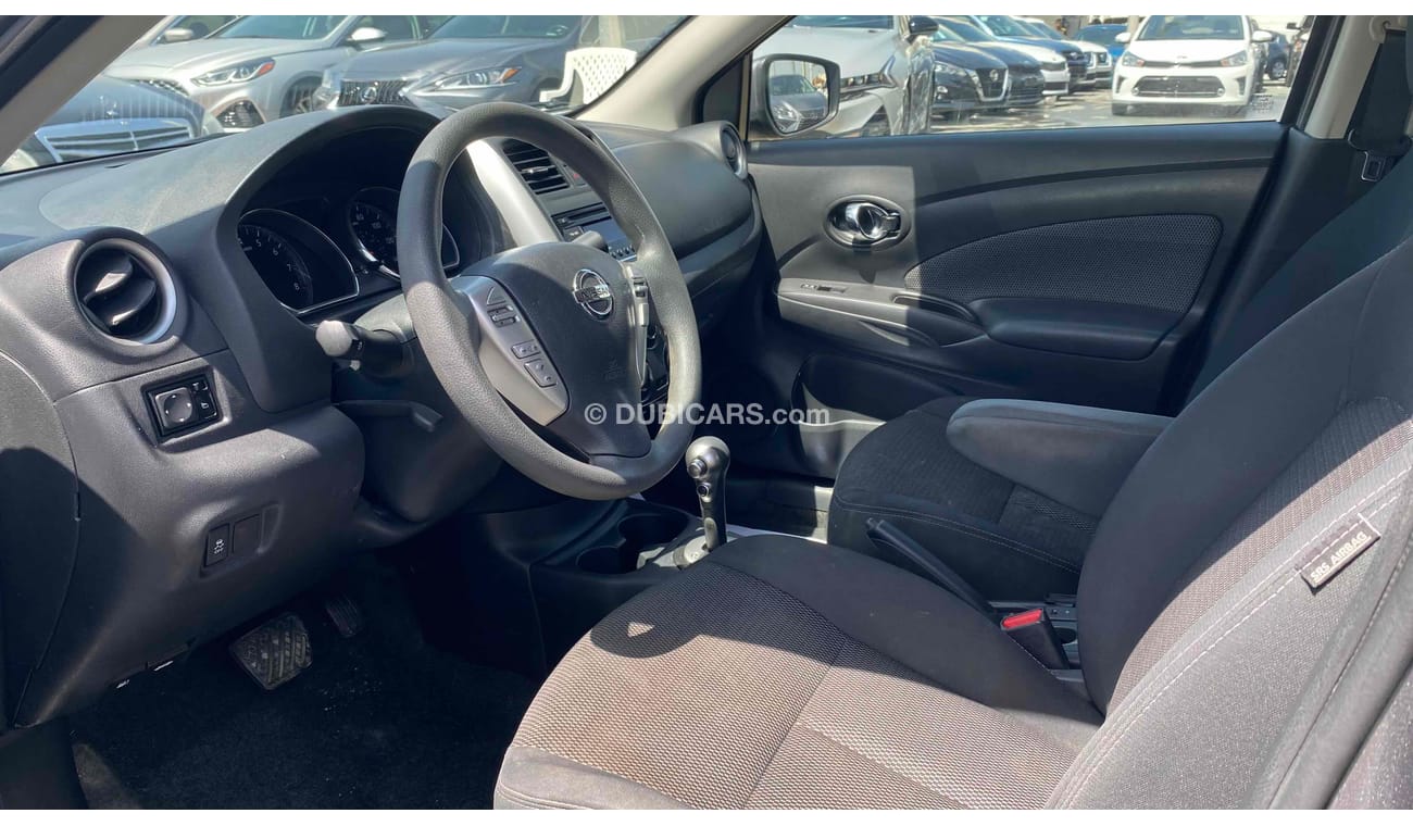 Nissan Versa S 1.6L. V4
